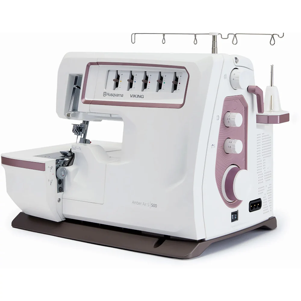 Featured image for “HUSQVARNA® VIKING® AMBER™ Air S | 500 Coverlock Machine”