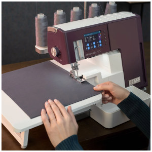 PFAFF® Admire™ Air 7000 Purple Coverlock Machine
