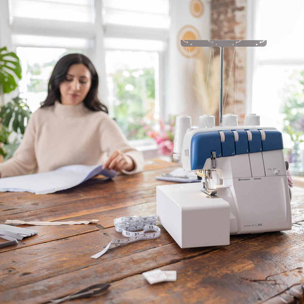 HUSQVARNA® VIKING® AMBER™ Air S | 400 Overlock Machine - Mckinney